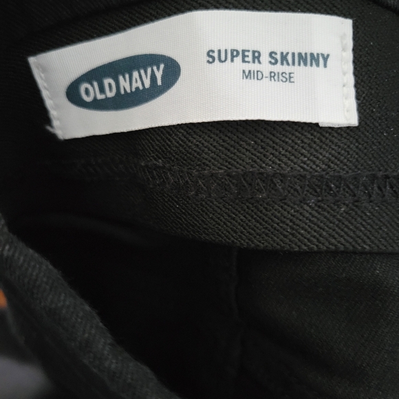 Old Navy super skinny pull on midrise jeans, new with tags, black - Picture 3 of 3